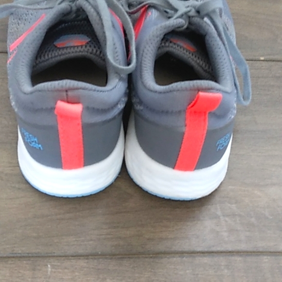 NEW BALANCE FRESH FOAM NEON PINK/ GRAY SNEAKERS WOMANS 6 - Picture 4 of 8